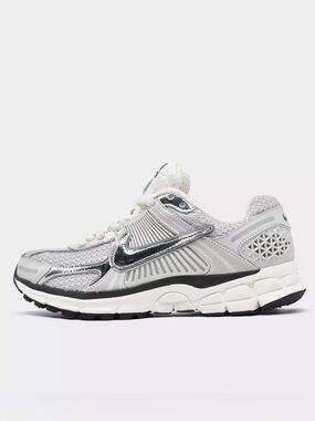 Women's Nike Zoom Vomero 5 Chrome